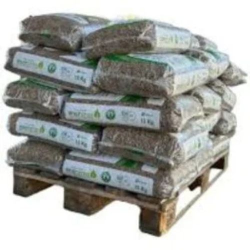 Two BURPELLET pallets of wood pellets, each containing 144 bags of 15 kg, certified ENplus A1 and PEFC.