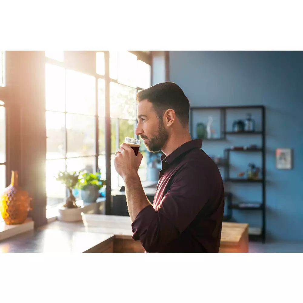 Philips EP2220/10 superautomatic coffee maker with integrated grinder, classic milk frother, and AquaClean filter in black.