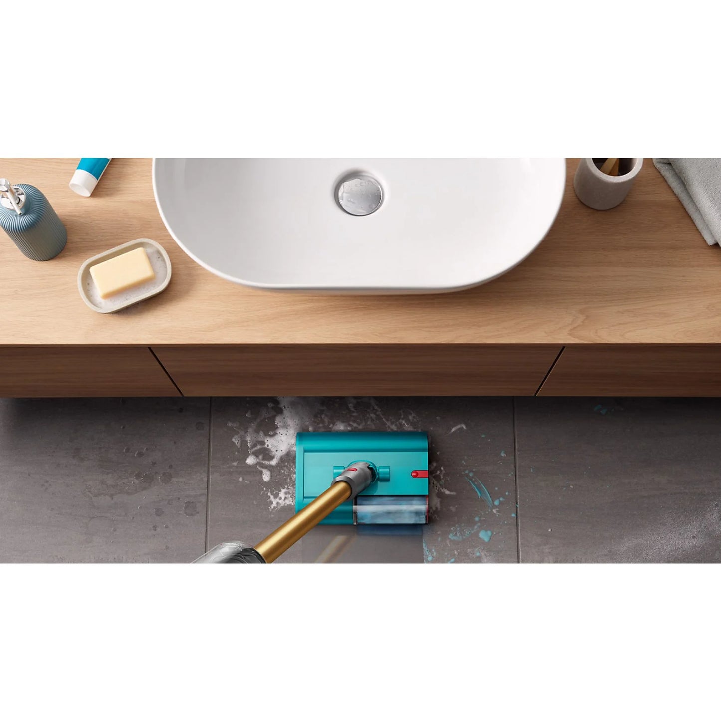 Dyson 448798-01 cordless vacuum cleaner with 240 AirWatt suction power and 0.76L dust container, in nickel finish.