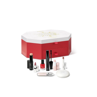 Calendario de Adviento KIKO MILANO Snow-Kissed Holiday con 24 sorpresas de maquillaje, skincare y accesorios.