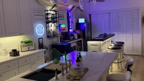 Estante industrial de pared negro para vino, botellero metálico con capacidad para 6 botellas y 2 estantes.