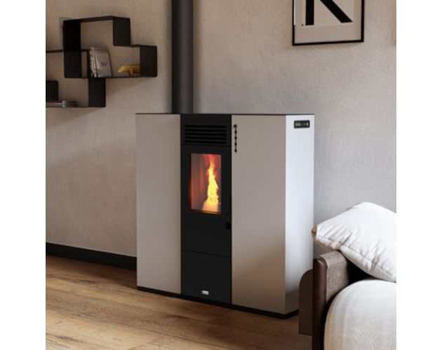 Estufa de pellets blanca de pasillo Stove Canadian, 9.72 kW, con profundidad de 25 cm, ideal para espacios reducidos.