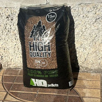 Palet de Pellet HQ PELLET con 70 sacos de 15 kg de pino descortezado, certificado EnPlus A1.